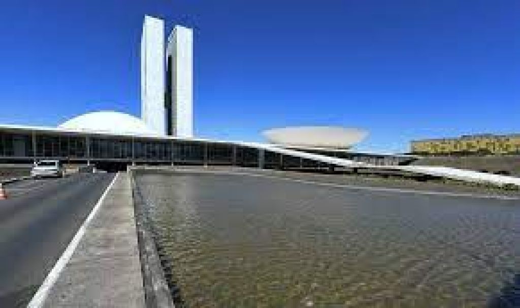 Vetos sobre ICMS nos combustíveis, dívidas do Fies e despacho de bagagem aguardam votação