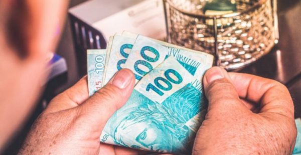 Auxílio emergencial: Projeto adiciona outras categorias para receber R$ 600